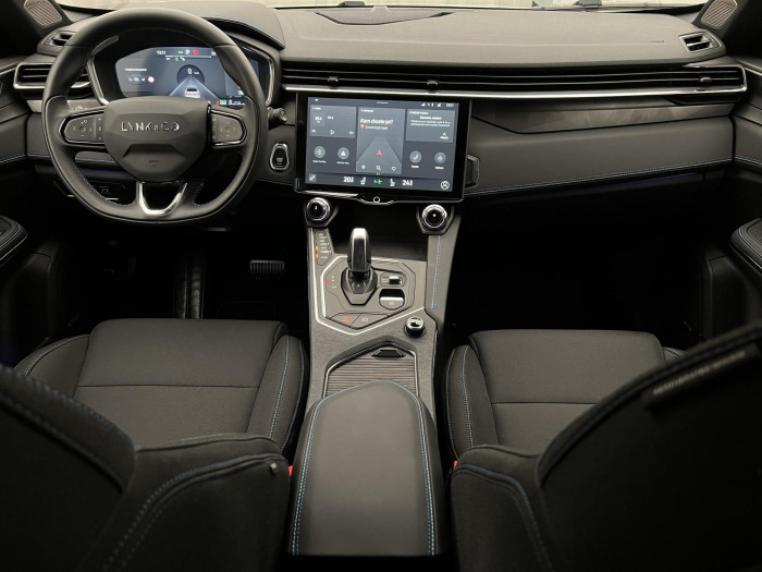 Lynk & Co 01 PHEV DCT 1.maj.