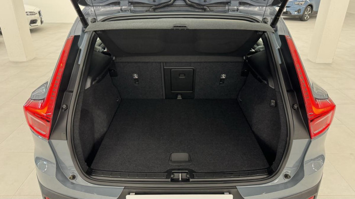 Volvo XC40 T2 MOMENTUM ADVANCED REZERVACE 1.5 Momentum