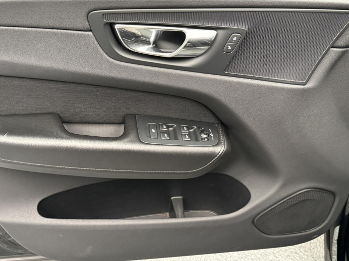 Volvo XC60 T5 MOMENTUM CZ 1.maj 2.0 Momentum