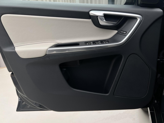 Volvo XC60 D4 AWD MOMENTUM AUT 2.4 d Momentum