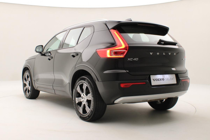 Volvo XC40 B4 MOMENTUM AUT REZERVACE 2.0 Momentum