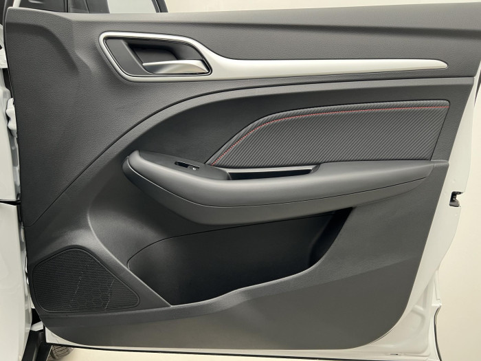 MG ZS 1.5 ESSENTIAL PLUS CZ 1.maj.