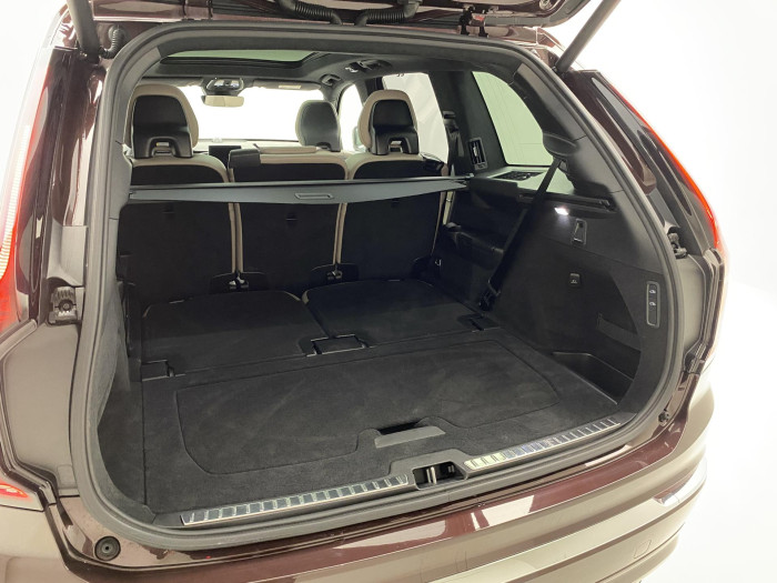 Volvo XC90 T8 AWD RECHARGE REZERVACE