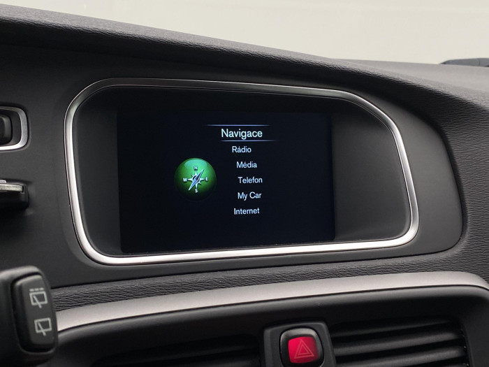 Volvo V40 D2 ES 2.0D 88kW TAŽNÉ 2.0 d d