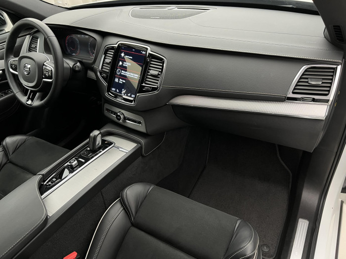 Volvo XC90 B6 AWD R-DESIGN AUT REZERVACE