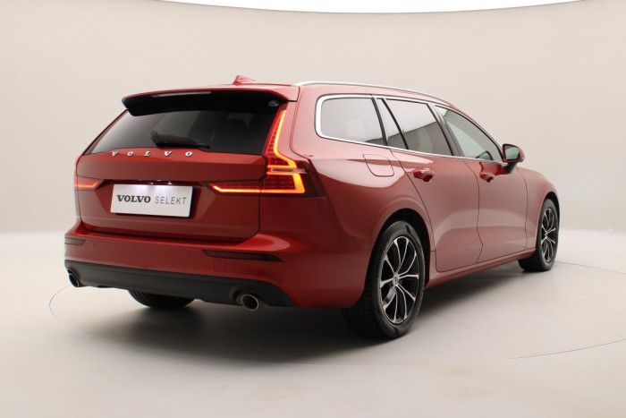 Volvo V60 B4 MOMENTUM AUT REZERVACE 2.0 Momentum