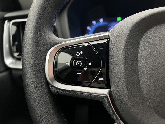 Volvo V60 B4 PLUS DARK AUT 1.maj.