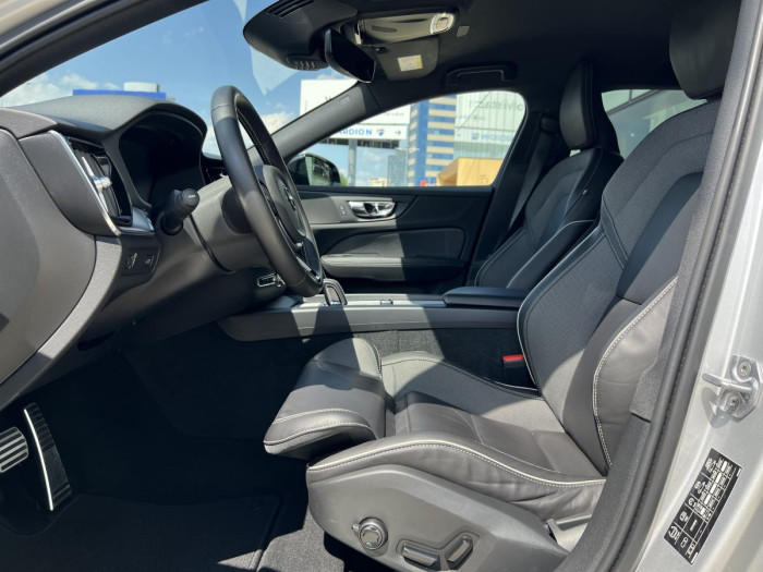 Volvo V60 B4 R-DESIGN Aut 1.maj.