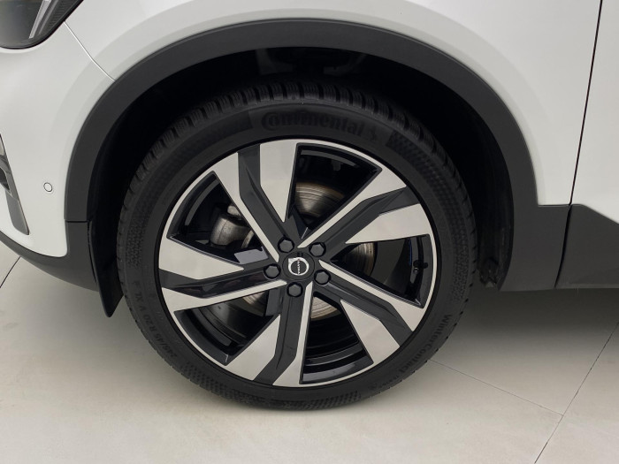 Volvo XC40 B4 AWD DARK ULTRA AUT CZ