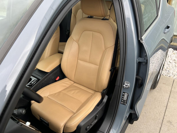 Volvo XC40 D4 AWD INSCRIPTION Aut CZ 2.0 d