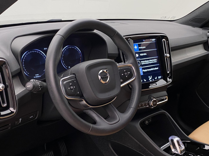 Volvo XC40 B4 AWD INSCRIPTION AUT CZ