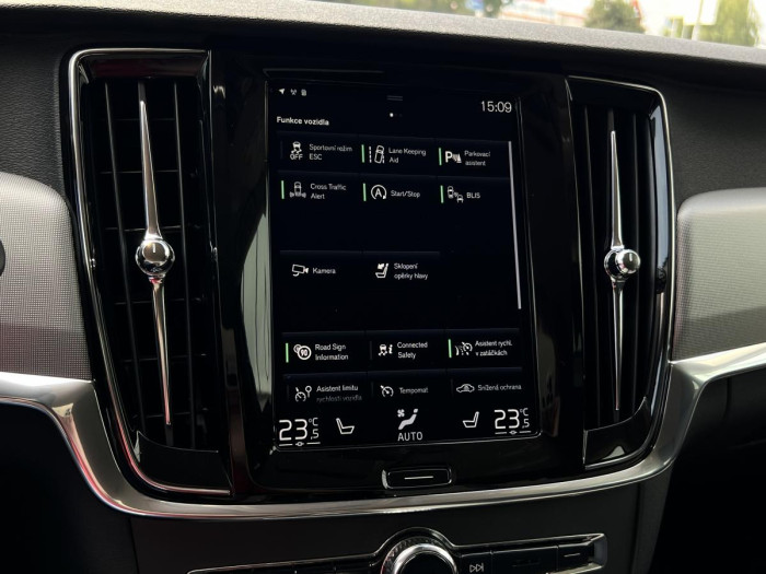 Volvo V90 B4 AWD MOMENTUM Aut REZERVACE 2.0 Momentum