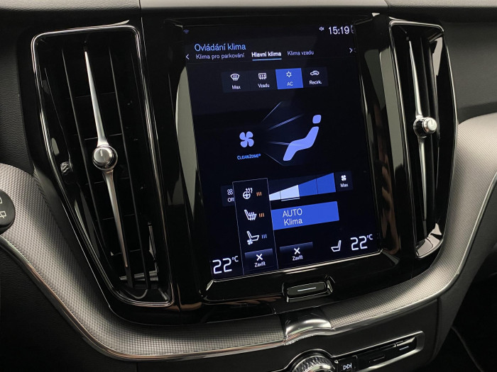 Volvo XC60 B5 AWD R-DESIGN AUT