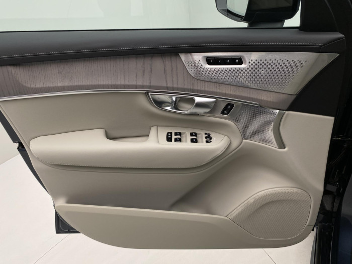 Volvo XC90 T8 AWD RECHARGE DARK ULTRA 7m