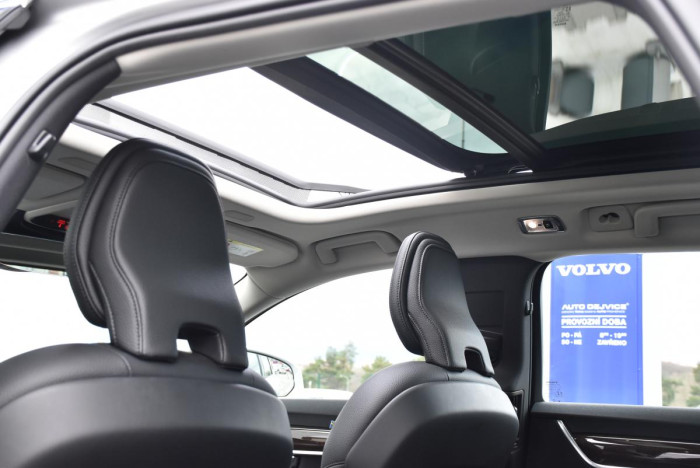 Volvo V90 T4 MOMENTUM REZERVACE 2.0 Momentum
