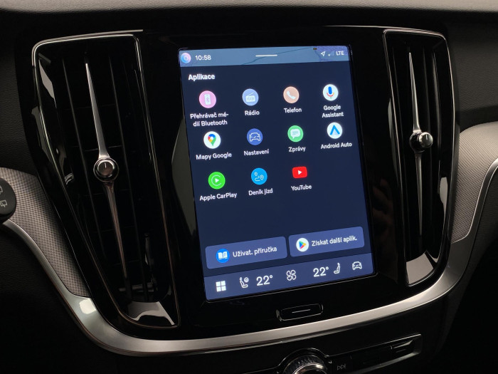 Volvo V60 B4 DARK PLUS AUT CZ