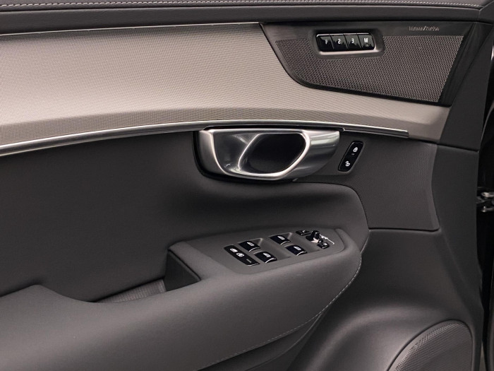 Volvo XC90 B5 AWD BLACK EDITION PLUS 7