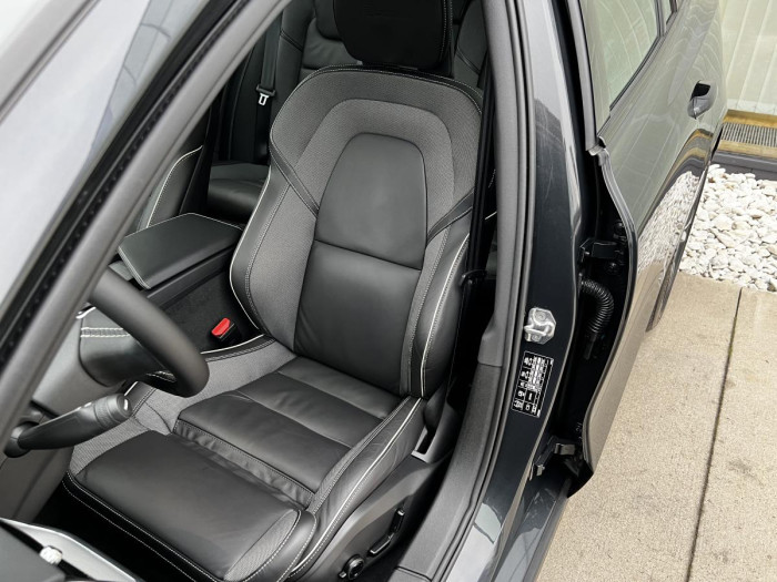 Volvo V60 T4 R-DESIGN AUT 1.maj.