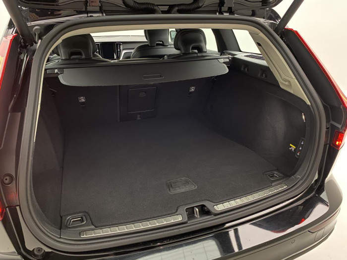 Volvo V60 D3 MOMENTUM AUT REZERVACE 2.0 d Momentum