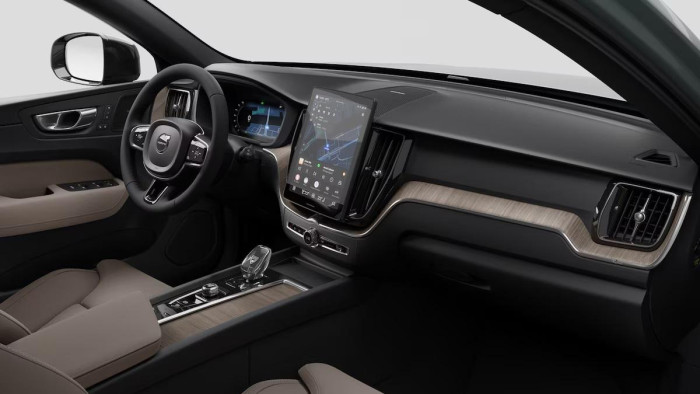 Volvo XC60 B5 AWD AUT DARK PLUS