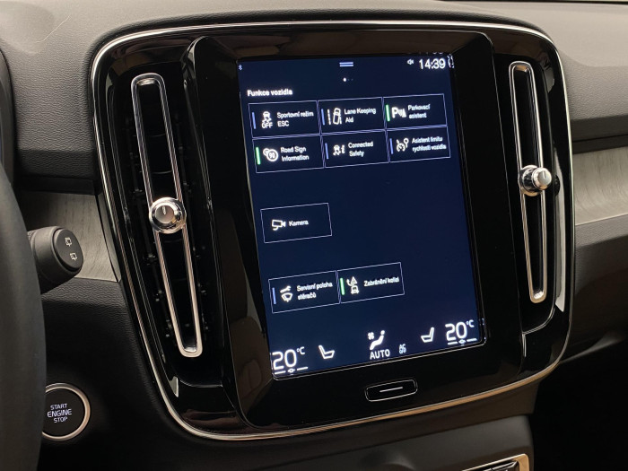 Volvo XC40 B4 AWD INSCRIPTION AUT CZ