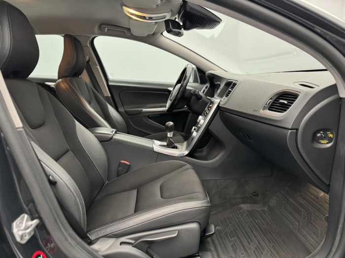 Volvo V60 D2 MOMENTUM NAV 1.6 d Momentum
