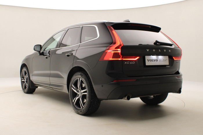 Volvo XC60 T5 AWD MOMENTUM REZERVACE 2.0 Momentum