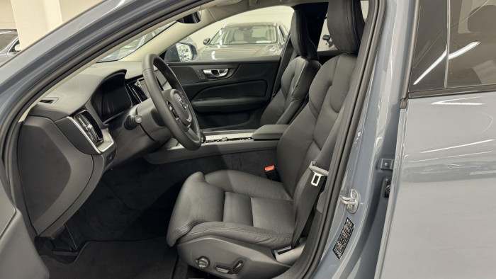 Volvo V60 CROSS COUNTRY REZERVACE