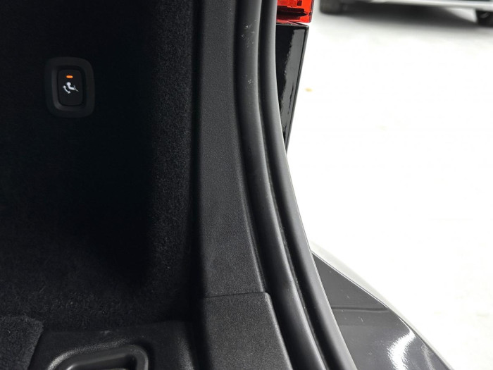 Volvo V60 D3 R-DESIGN AUT REZERVACE 2.0 d