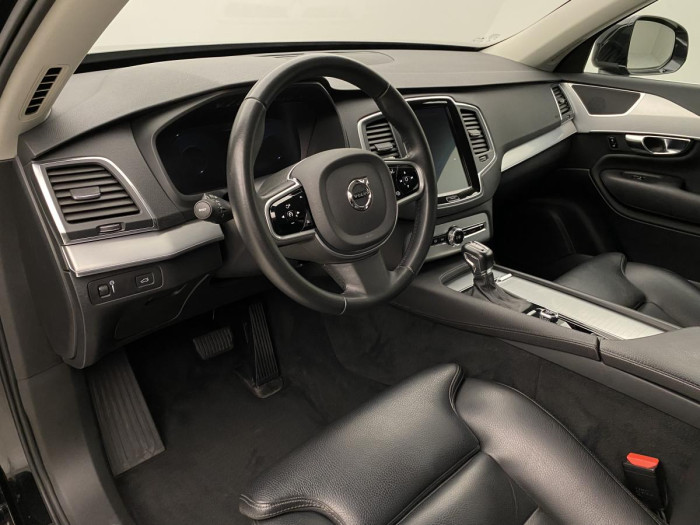 Volvo XC90 D5 AWD MOMENTUM AUT REZERVACE 2.0 d Momentum