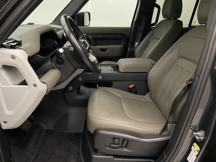 Land Rover Defender 110 D250 SE AWD AUT REZERVACE 3.0 d SE