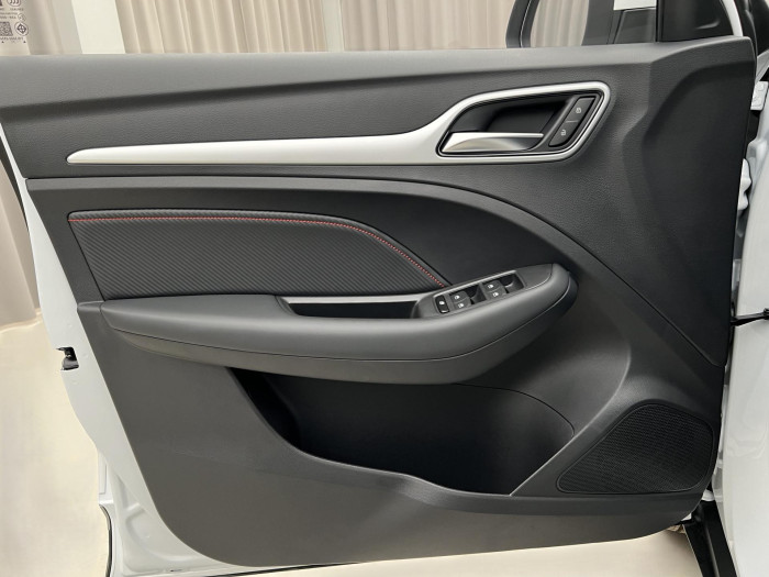 MG ZS EMOTION PLUS 1.5DVVT MAN