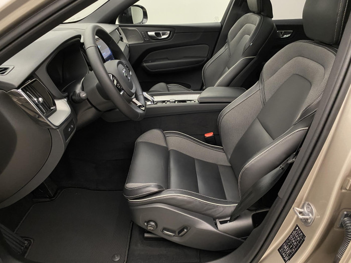 Volvo XC60 T6 AWD PLUS RECHARGE AUT 1.maj