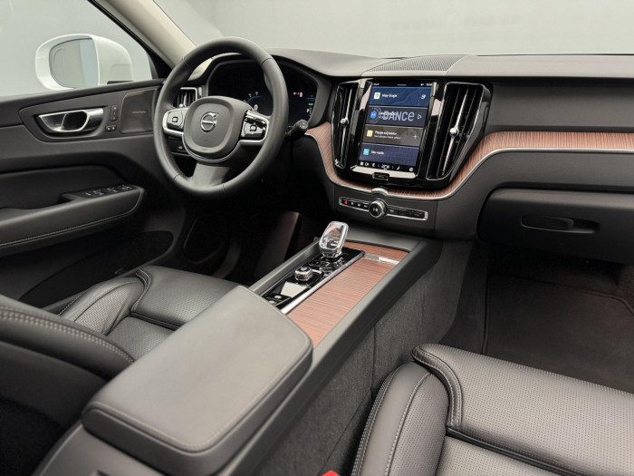 Volvo XC60 T8 AWD RECHARGE BRIGHT PLUS