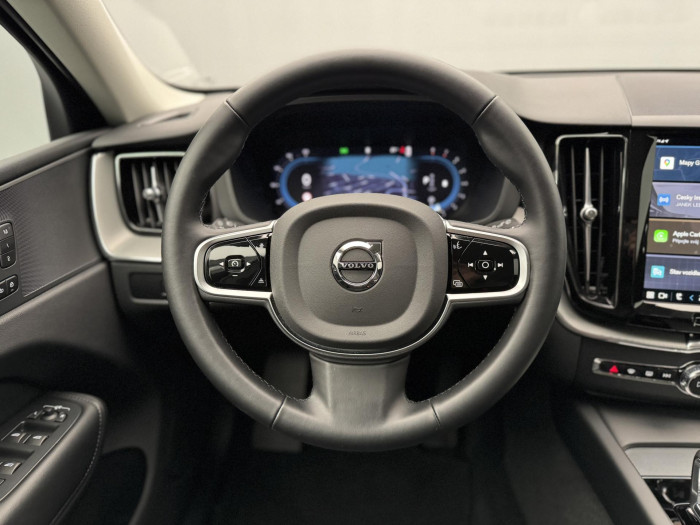 Volvo XC60 B5 AWD PLUS DARK CZ 1.maj