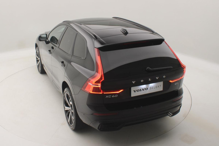 Volvo XC60 B5 AWD ULTIMATE DARK AUT CZ