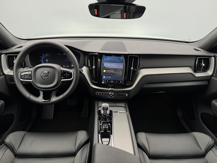 Volvo XC60 B4 PLUS DARK AUT 1.maj.