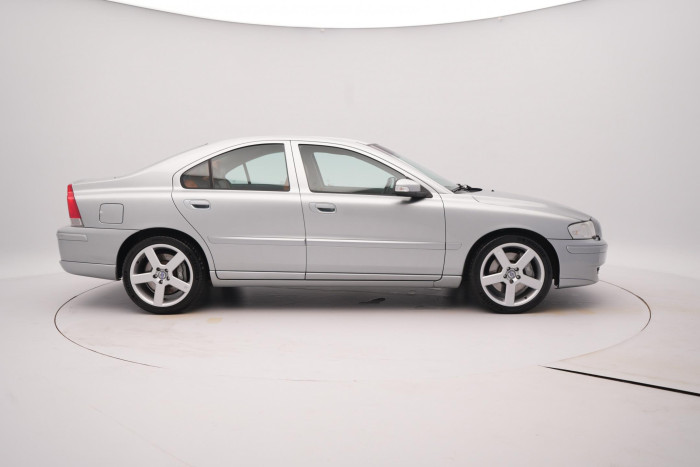 Volvo S60 AWD R-DESIGN CZ 1.maj