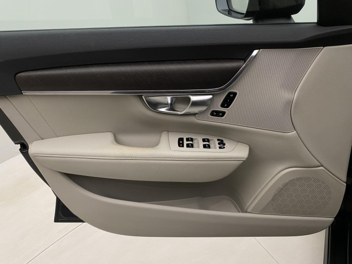 Volvo V90 CC D5 AWD MOMENTUM AUT CZ 2.0 d CC CC Momentum
