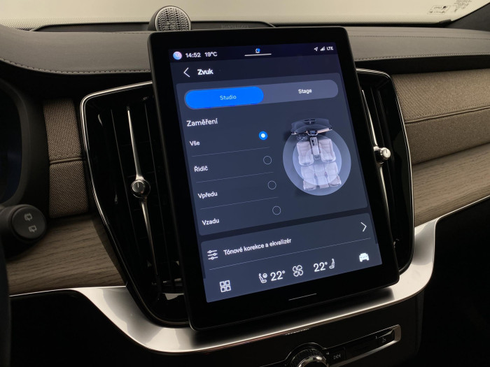 Volvo XC90 T8 AWD RECHARGE REZERVACE