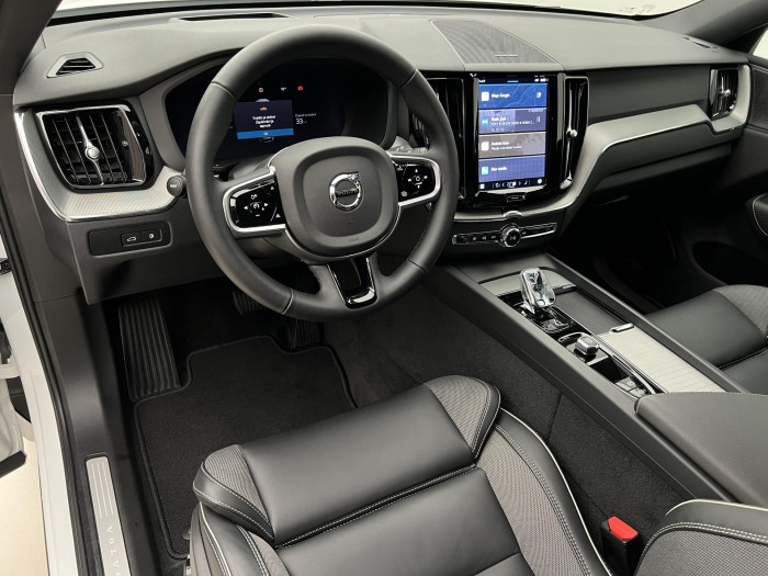Volvo XC60 T6 AWD RECHARGE PLUS DARK AUT