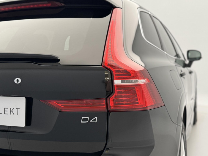 Volvo XC60 D4 MOMENTUM CZ REZERVACE 2.0 d Momentum