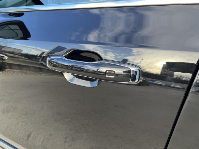 Volvo XC90 B5 AWD INSCRIPTION 7MÍSTNÁ Aut