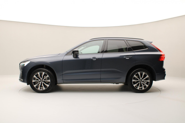 Volvo XC60 B5 AWD PLUS DARK REZERVACE