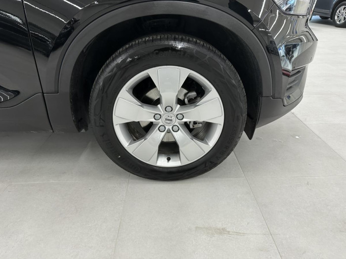Volvo XC40 T3 MOMENTUM AUT REZERVACE 1.5 Momentum
