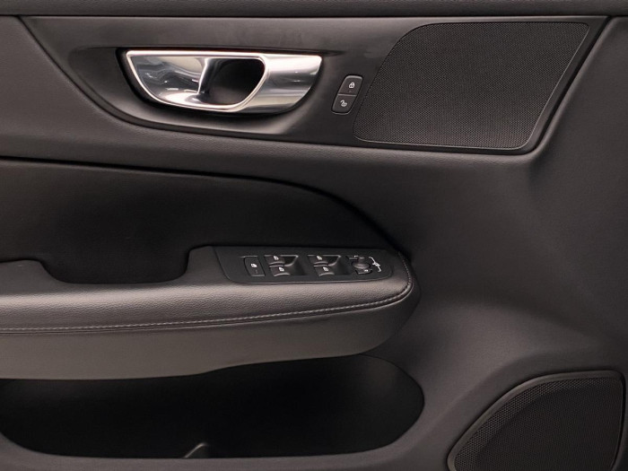 Volvo V60 B4 MOMENTUM AUT REZERVACE 2.0 Momentum
