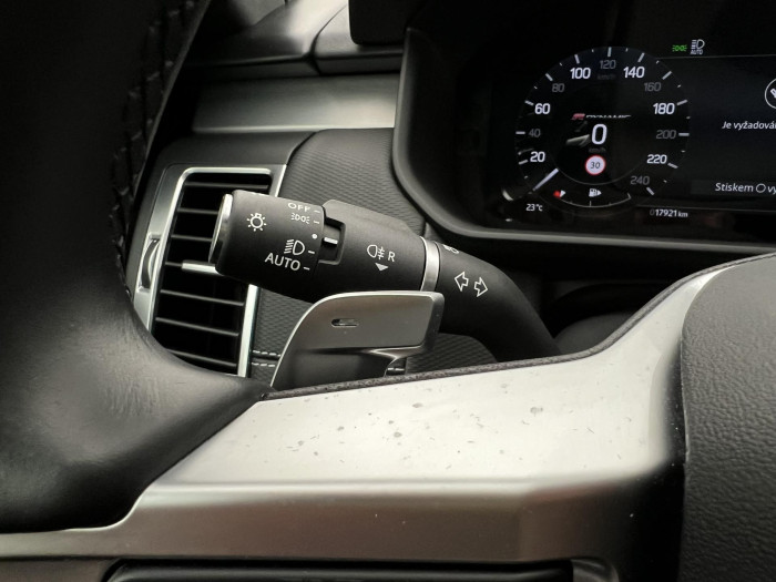 Land Rover Discovery D250 R-DYNAMIC SE AWD AUT 3.0 d Dynamic SE