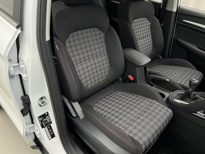 MG ZS 1.5 ESSENTIAL PLUS CZ