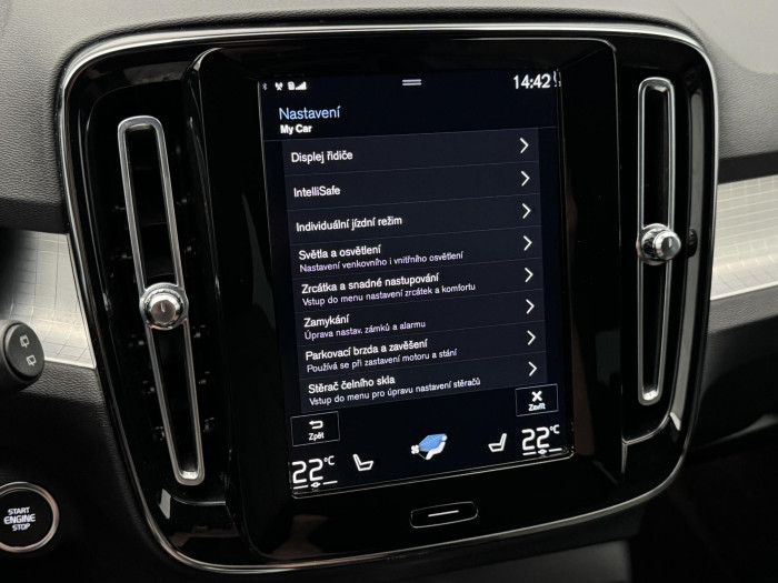 Volvo XC40 T2 MOMENTUM PRO REZERVACE 1.5 Momentum
