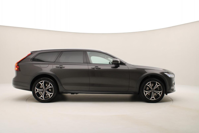 Volvo V90 CC B4 AWD PLUS CZ 1.maj